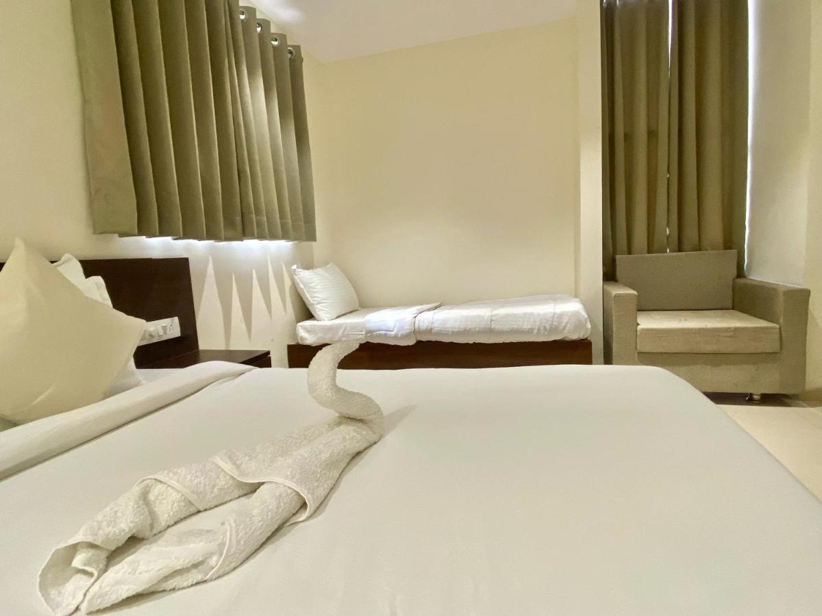 Hotel Vrindavan Palace 印多尔 外观 照片