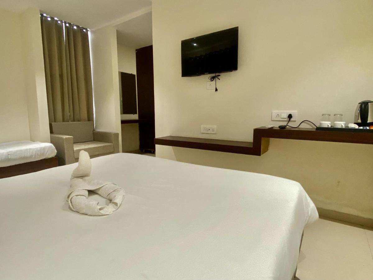 Hotel Vrindavan Palace 印多尔 外观 照片