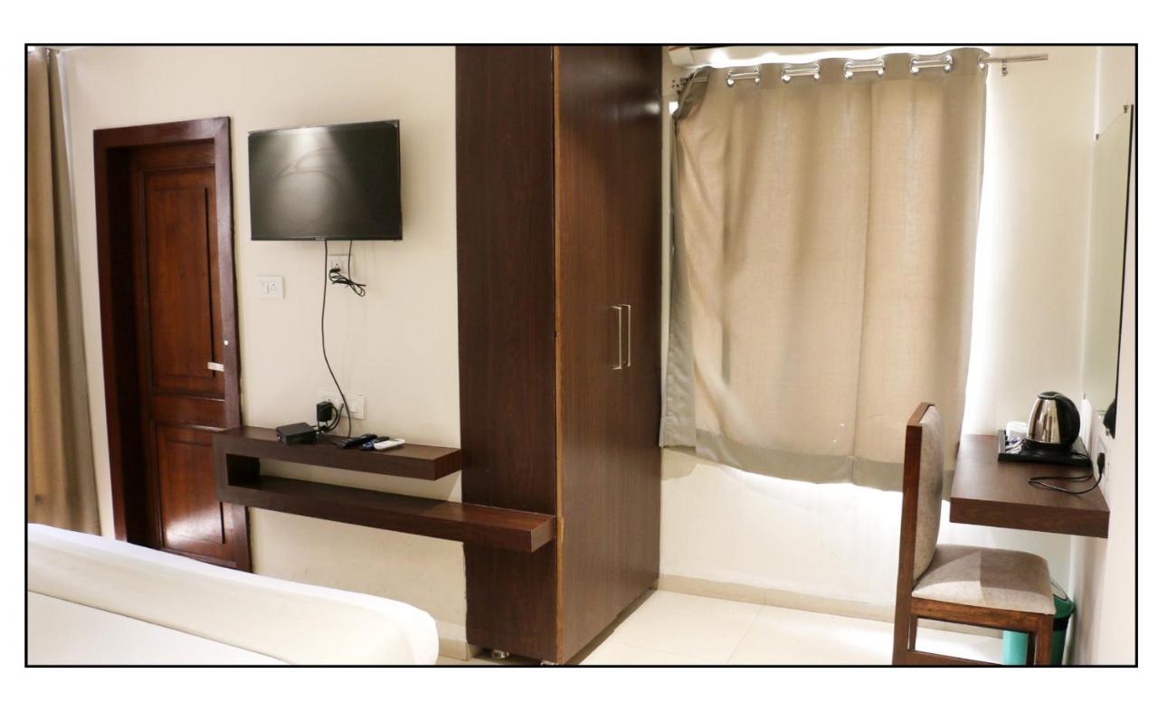 Hotel Vrindavan Palace 印多尔 外观 照片