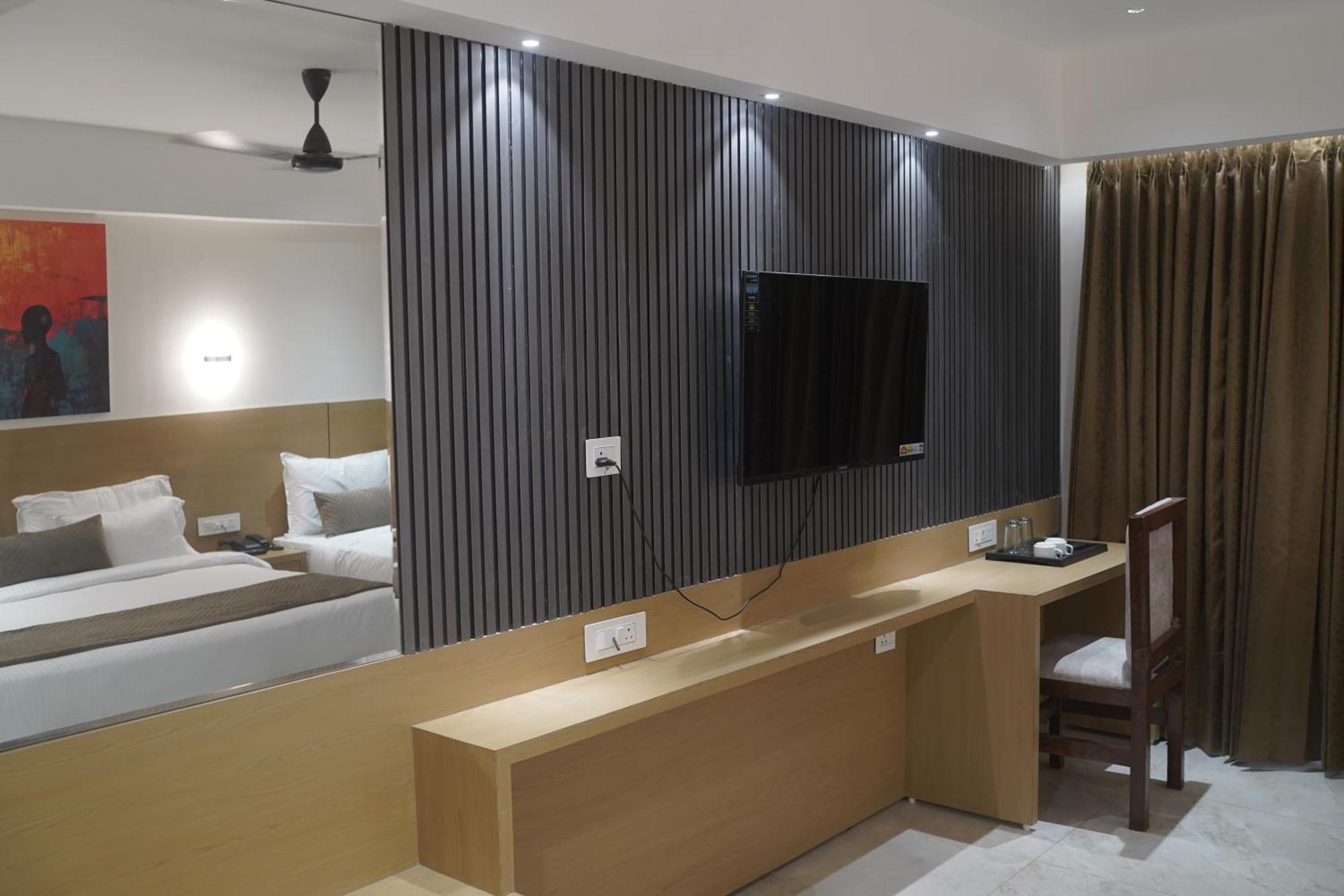 Hotel Vrindavan Palace 印多尔 外观 照片