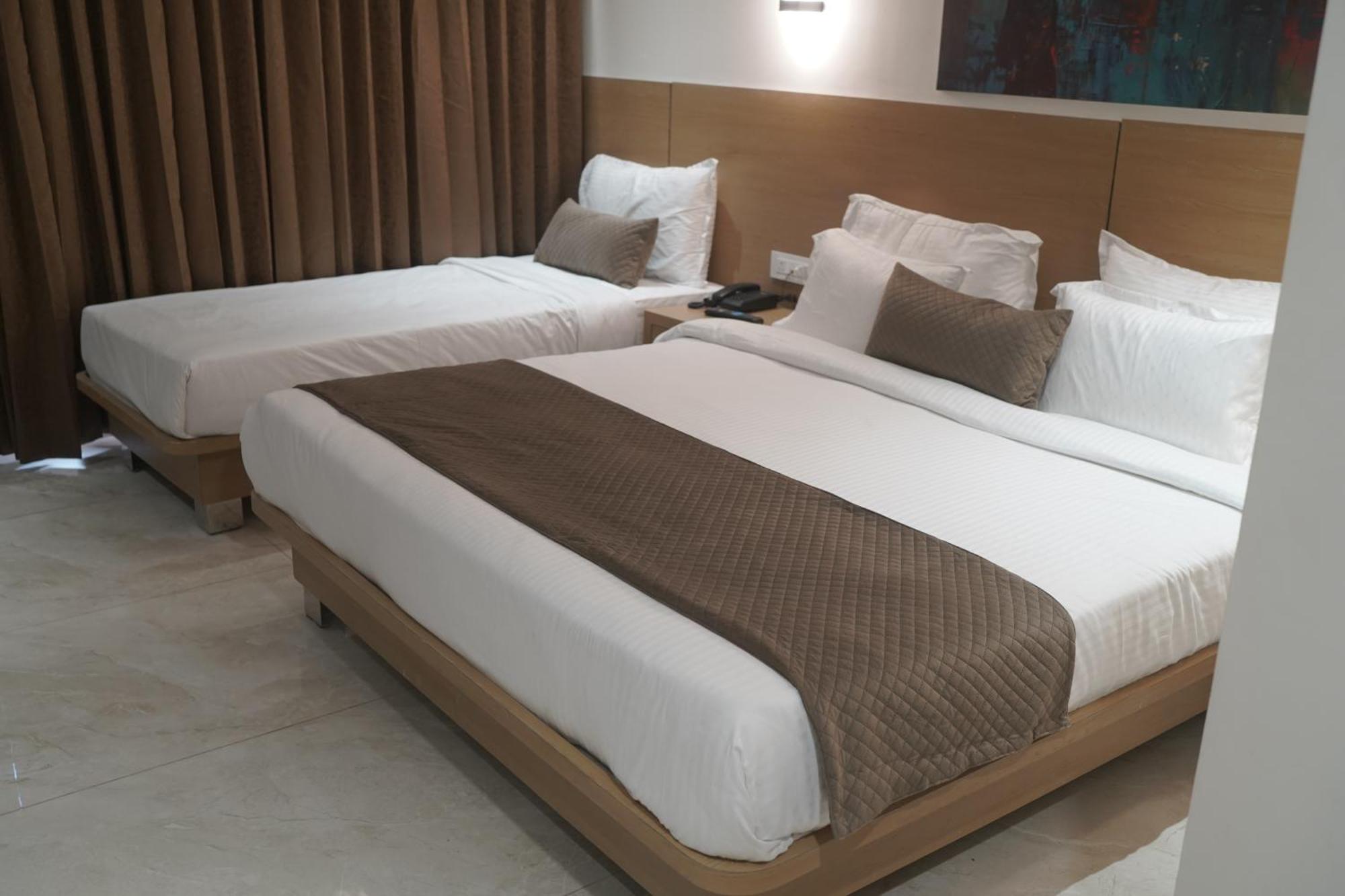 Hotel Vrindavan Palace 印多尔 外观 照片