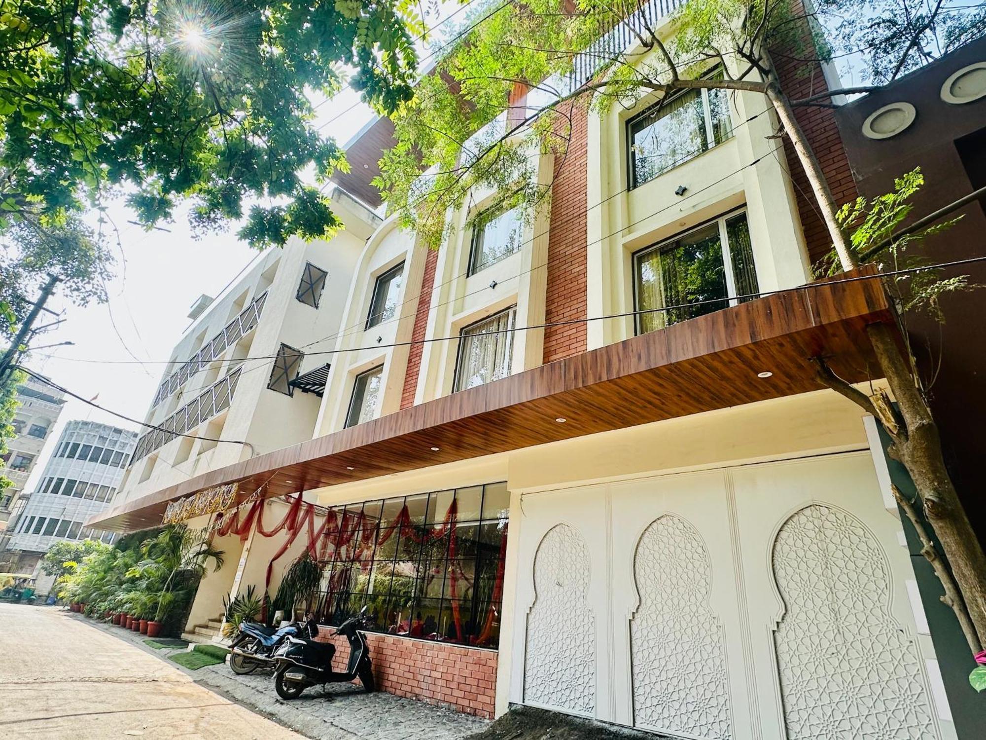 Hotel Vrindavan Palace 印多尔 外观 照片